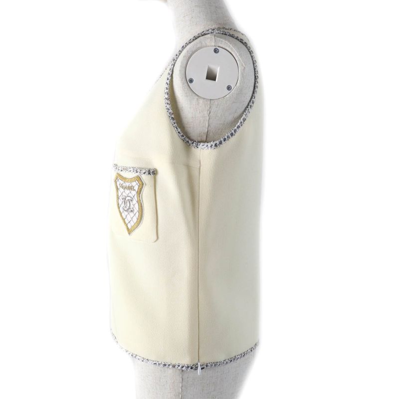 CHANEL 05C P24999 100% Wool Coco Mark Emblem Tweed Trim Sleeveless Cut And Sewn