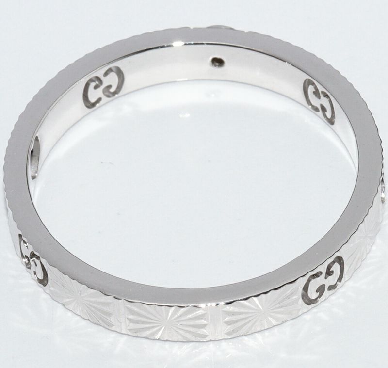 Gucci 18K White Gold Diamond 1P (0034ct) Icon Heart Ring Width 3mm (012in)