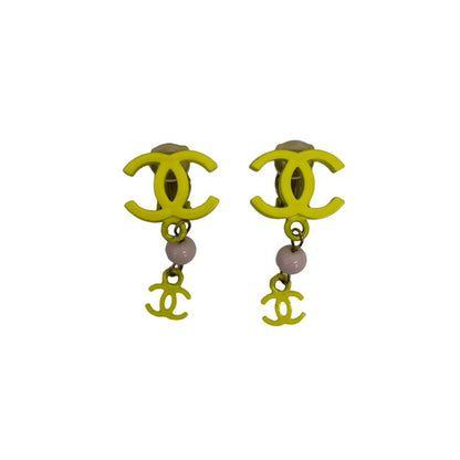 Chanel with Comment CC Logo Motif Plastic Earrings Ear Calf Gold Yellow — view 4