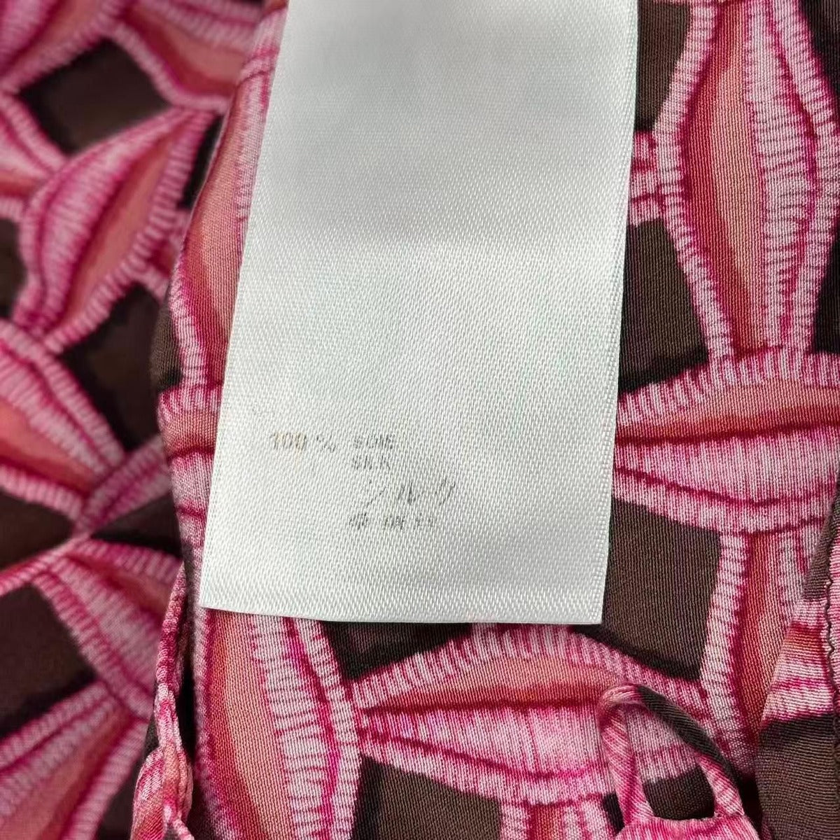 Louis Vuitton T-Shirt Short Sleeve LV Logo Silk Pink — view 6