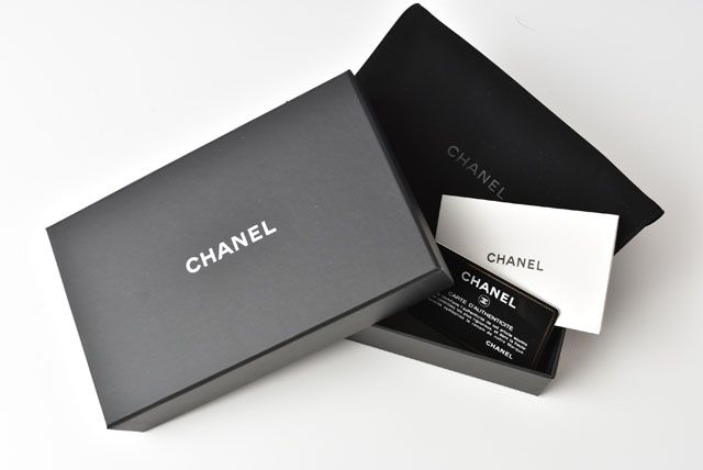 Unused Chanel Wallet Round Zipper Medium Matelasse Caviar Skin