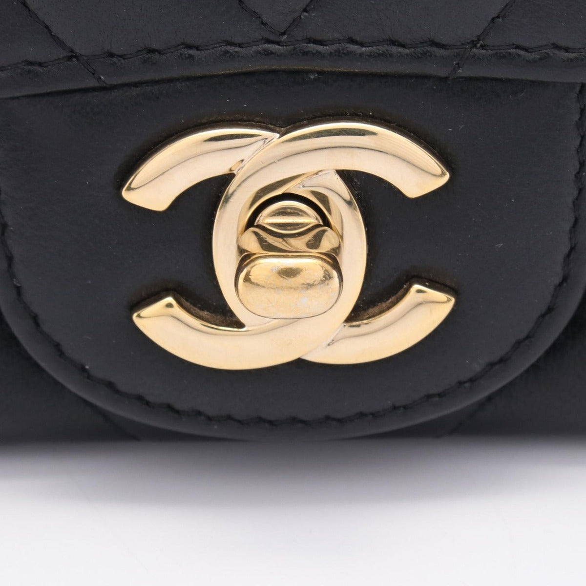 Chanel Shoulder Bag Chevron Stitch Mini Black Lambskin — view 9