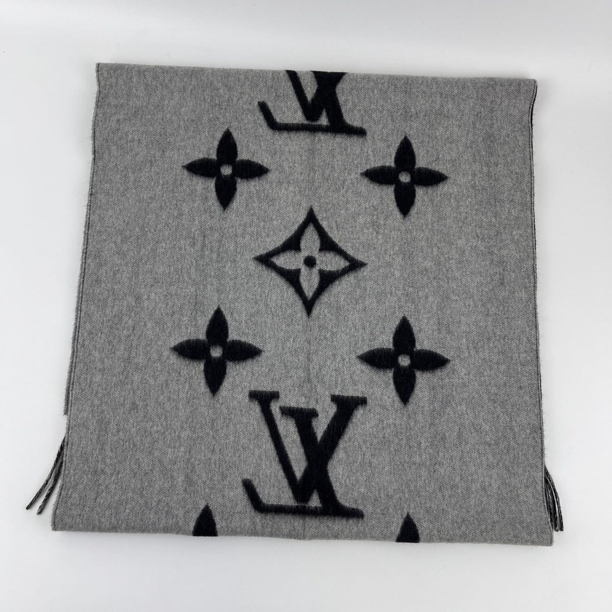 Louis Vuitton Scarf Reykjavik Cashmere Black Gray Vintage — view 7