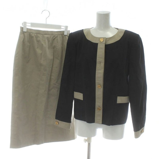 Chanel Set Suit Top and Bottom Collarless Jacket Single Shoulder Pad Gold Button