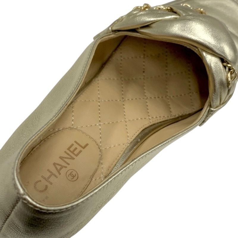 Chanel Loafers Shoes Leather Gold Flat Shoes Here Mark Chain