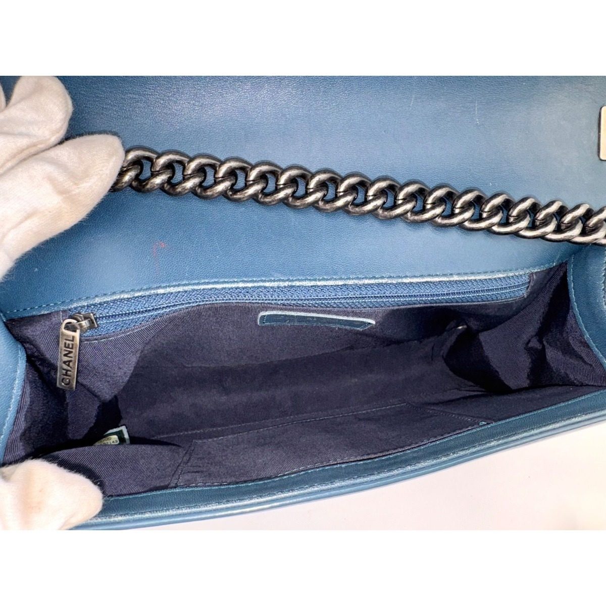 Chanel Shoulder Bag Boy CC Logo Leather with Shield Chain — view 11