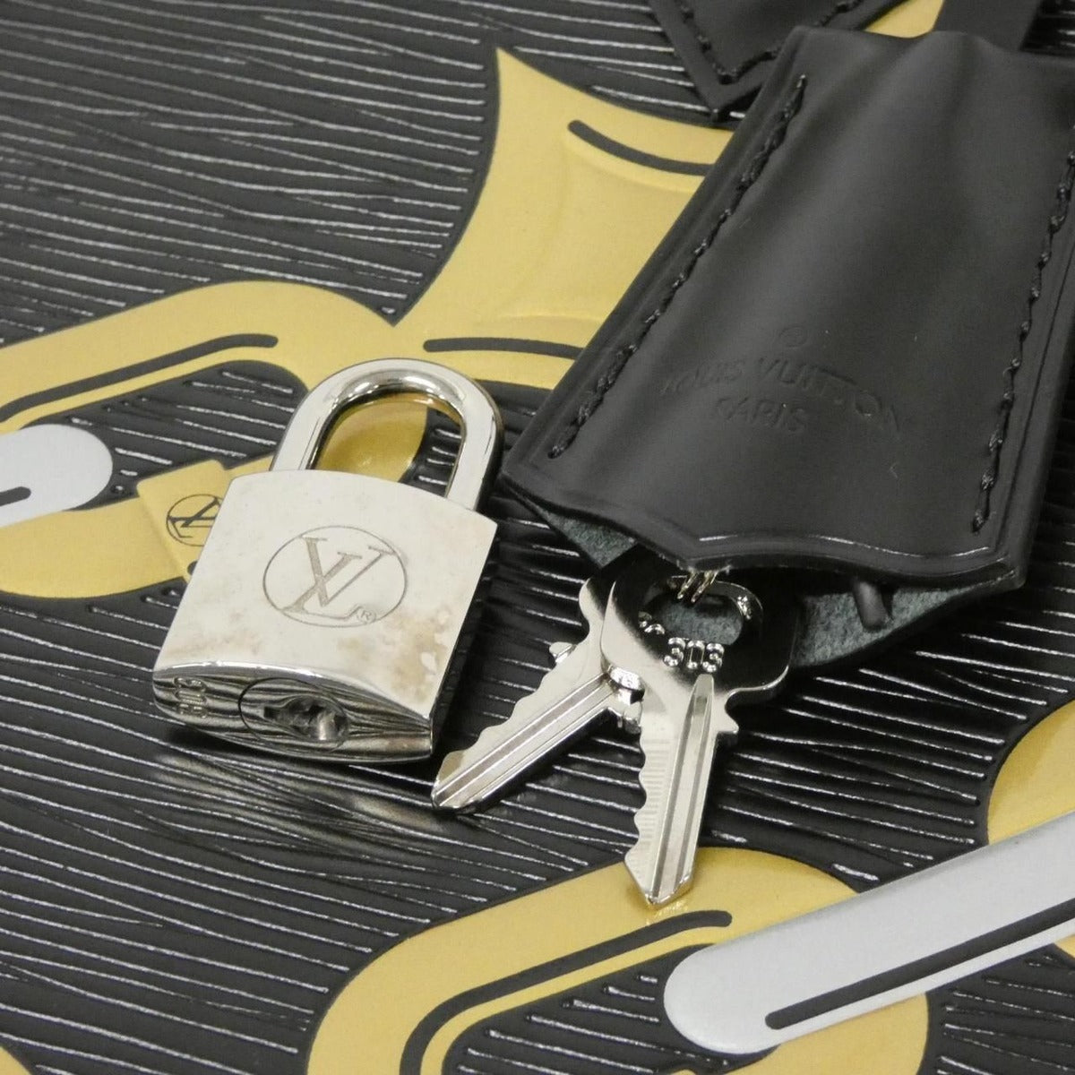 Louis Vuitton Alma PM Bag — view 6
