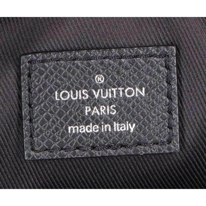 Louis Vuitton M30245 19 Years Taiga Llama Bum Bag Outdoor