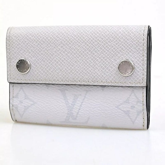 Louis Vuitton Trifold Wallet Taiga Llama Discovery Compact M67621 39fa050