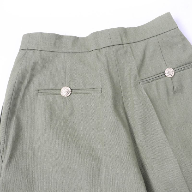 CHANEL P55496v33481 100% Cotton Coco-mark Matelasse Chain Button Shorts Khaki