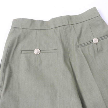 CHANEL P55496v33481 100% Cotton Coco-mark Matelasse Chain Button Shorts Khaki