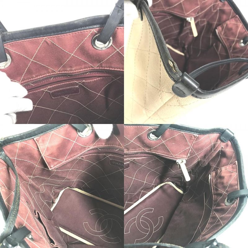 Chanel Shoulder Bag On The Road Matelasse Quilted Bicolor A92211 Caviar Skin