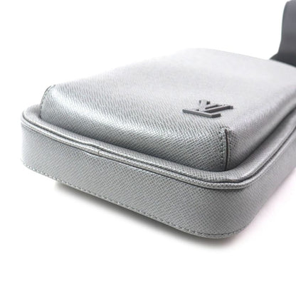  Louis Vuitton M30951 Taiga Avenue Sling Bag Taiga Leather One Shoulder Bag