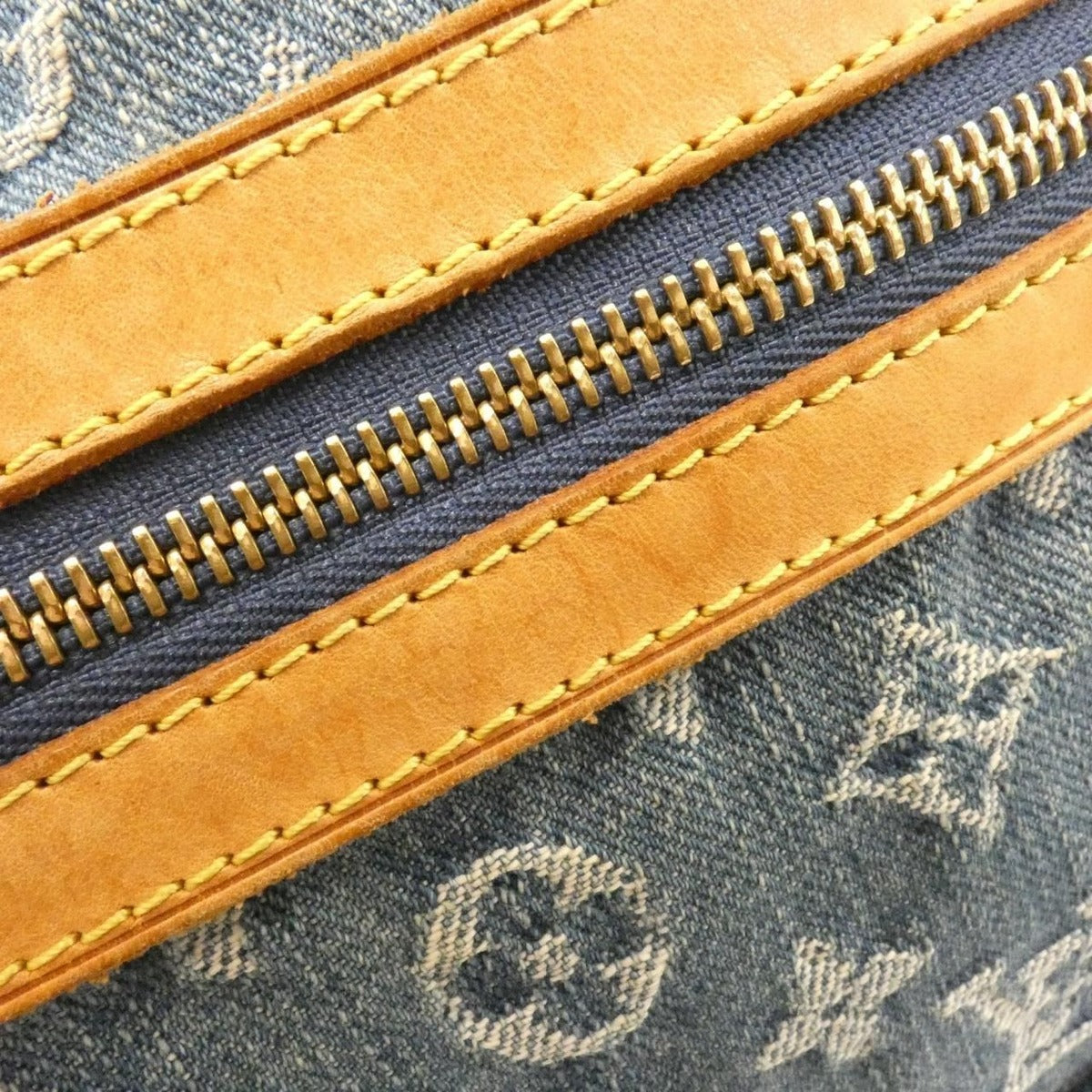 Louis Vuitton Monogram Denim Baggy GM Shoulder Bag Bleu — view 5