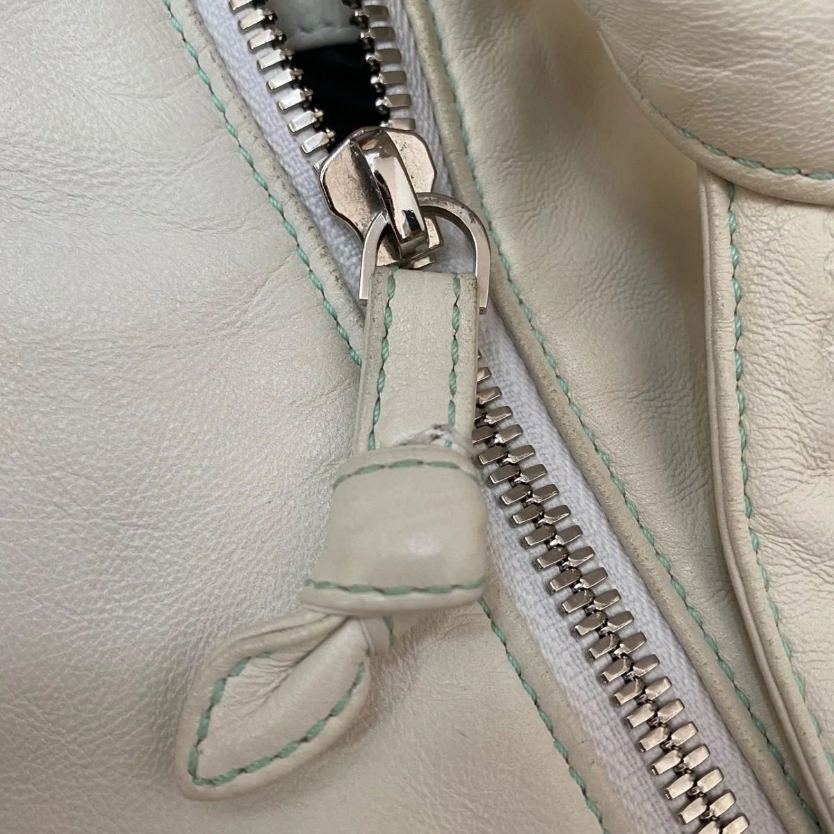 Loewe Handbag Half Moon Leather White Anagram Travel — view 13