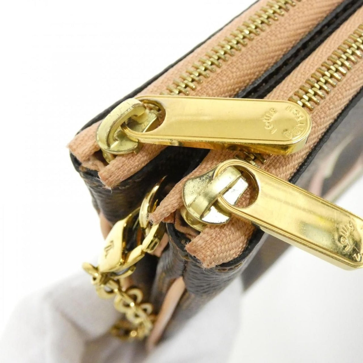 Louis Vuitton Damier Pochette Double Zip Shoulder Bag — view 5