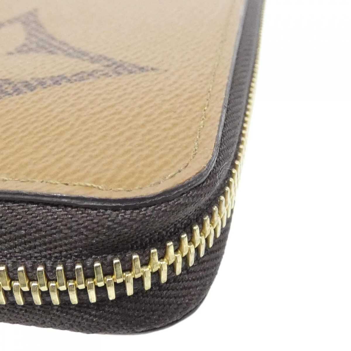 Louis Vuitton Monogram Giant Zippy Wallet — view 4