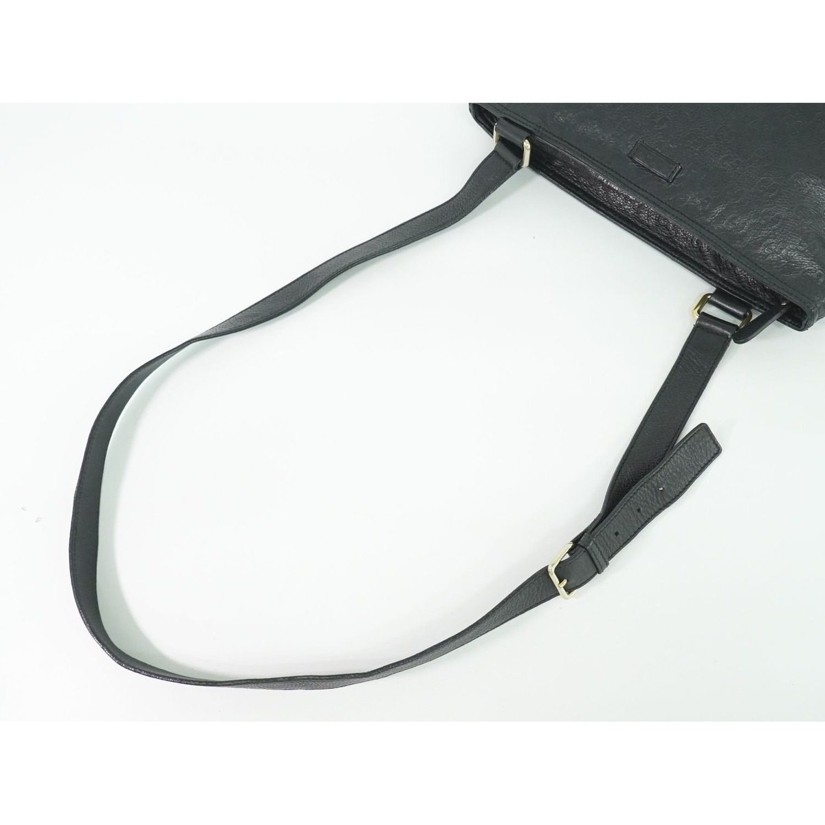 Gucci Guccissima Leather Shoulder Bag Pochette Black — view 4