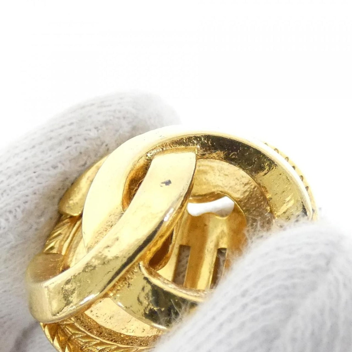 Chanel Vintage Earrings Gold — view 4