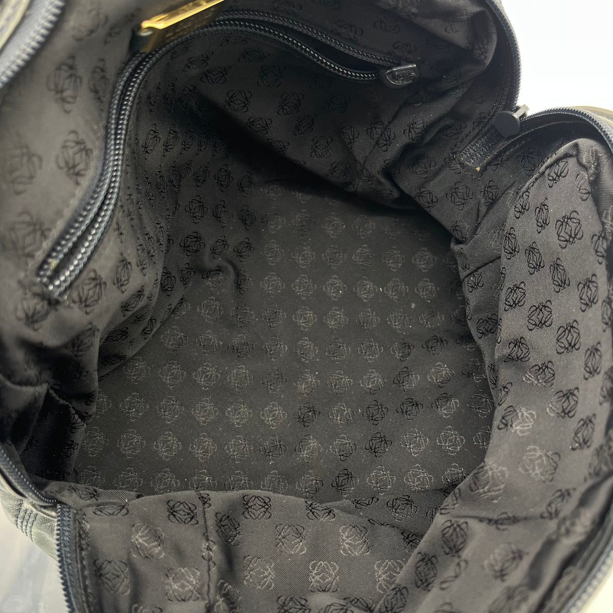 Loewe Shoulder Bag Black Anagram Embossed Nappa Leather Chain Vintage — view 12