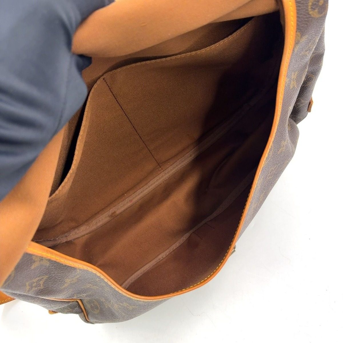 Louis Vuitton Saumur 35 Monogram Leather Brown Shoulder Bag Gold — view 3