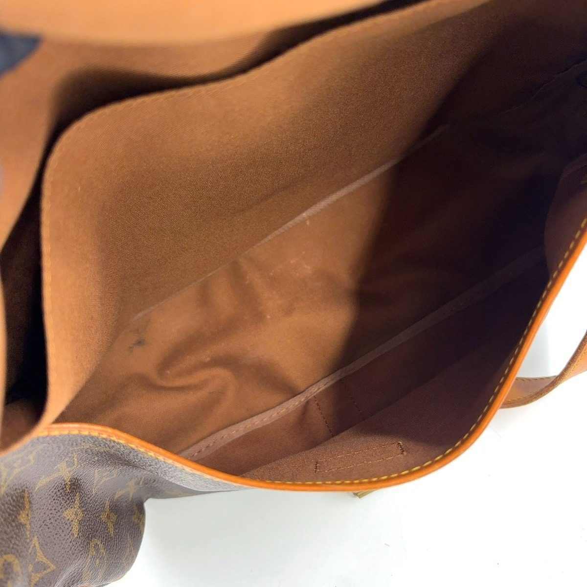 Louis Vuitton Saumur 35 Monogram Leather Brown Shoulder Bag Gold — view 4
