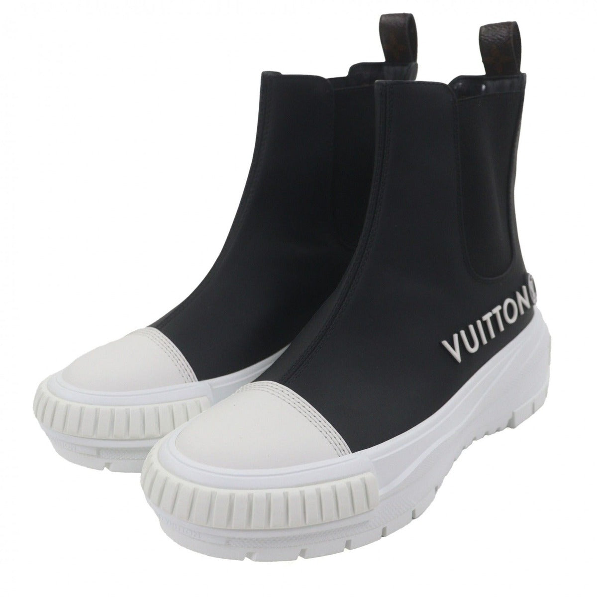 Louis Vuitton LV Squad Sneaker — view 2