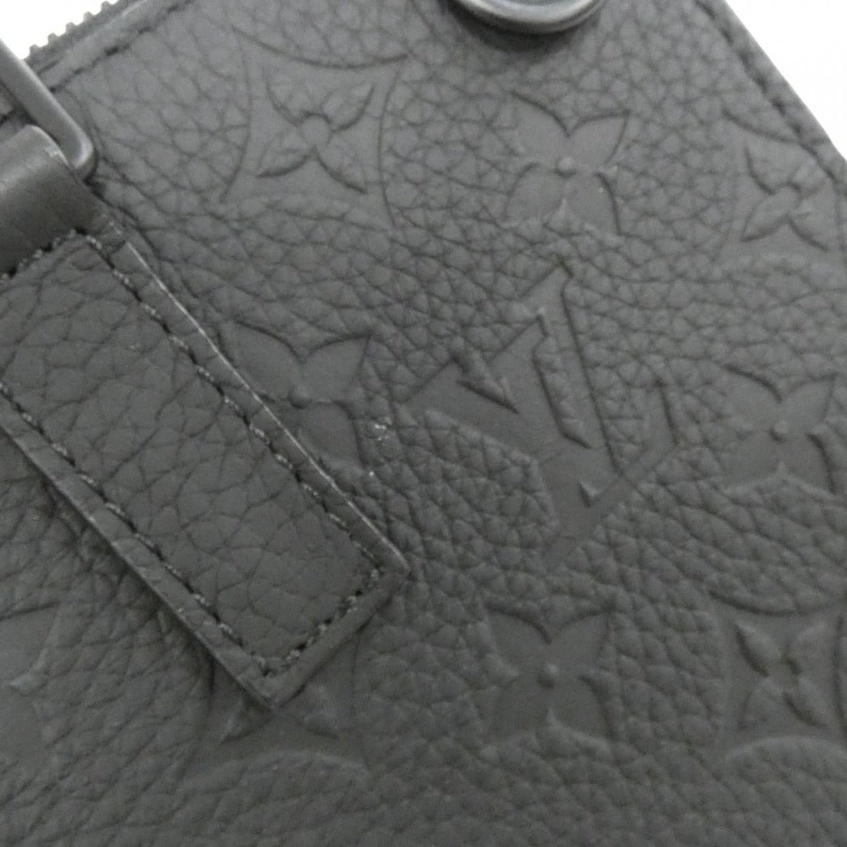 Louis Vuitton Taurillon Monogram Sac Plat Messenger Bag Black — view 4