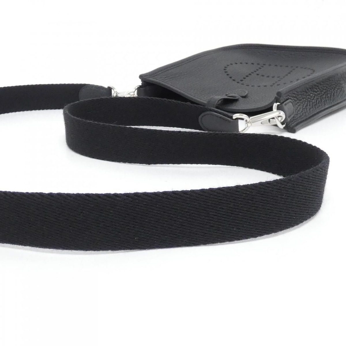 Hermes Evelyne Amazon 16 cm Shoulder Bag — view 4