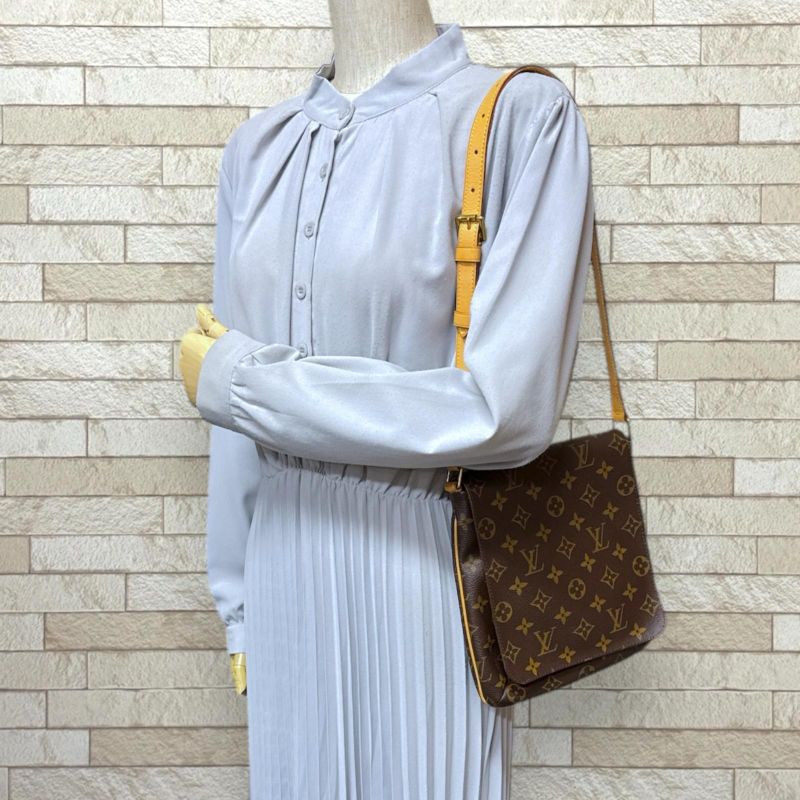Louis Vuitton Musette Salsa Short Monogram Shoulder Bag Monogram Canvas M51258