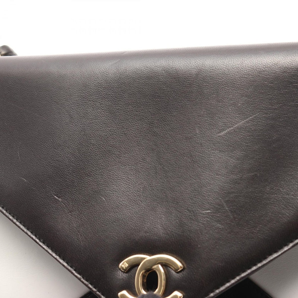 Chanel Shoulder Bag CC Logo Black White Lambskin Chain B — view 12