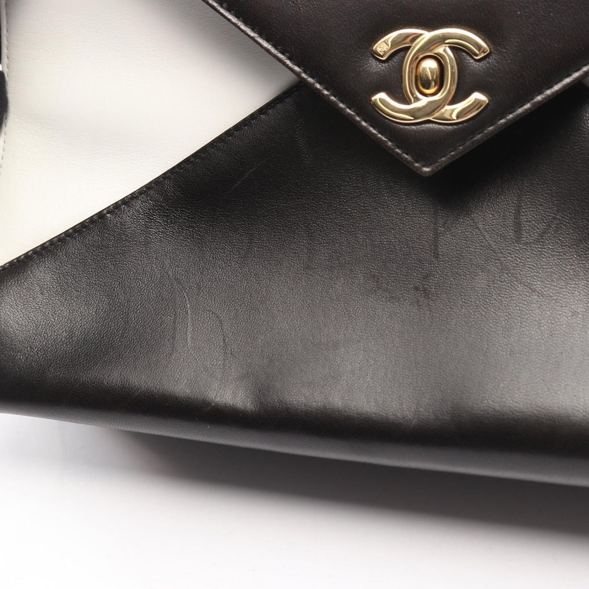 Chanel Shoulder Bag CC Logo Black White Lambskin Chain B — view 13