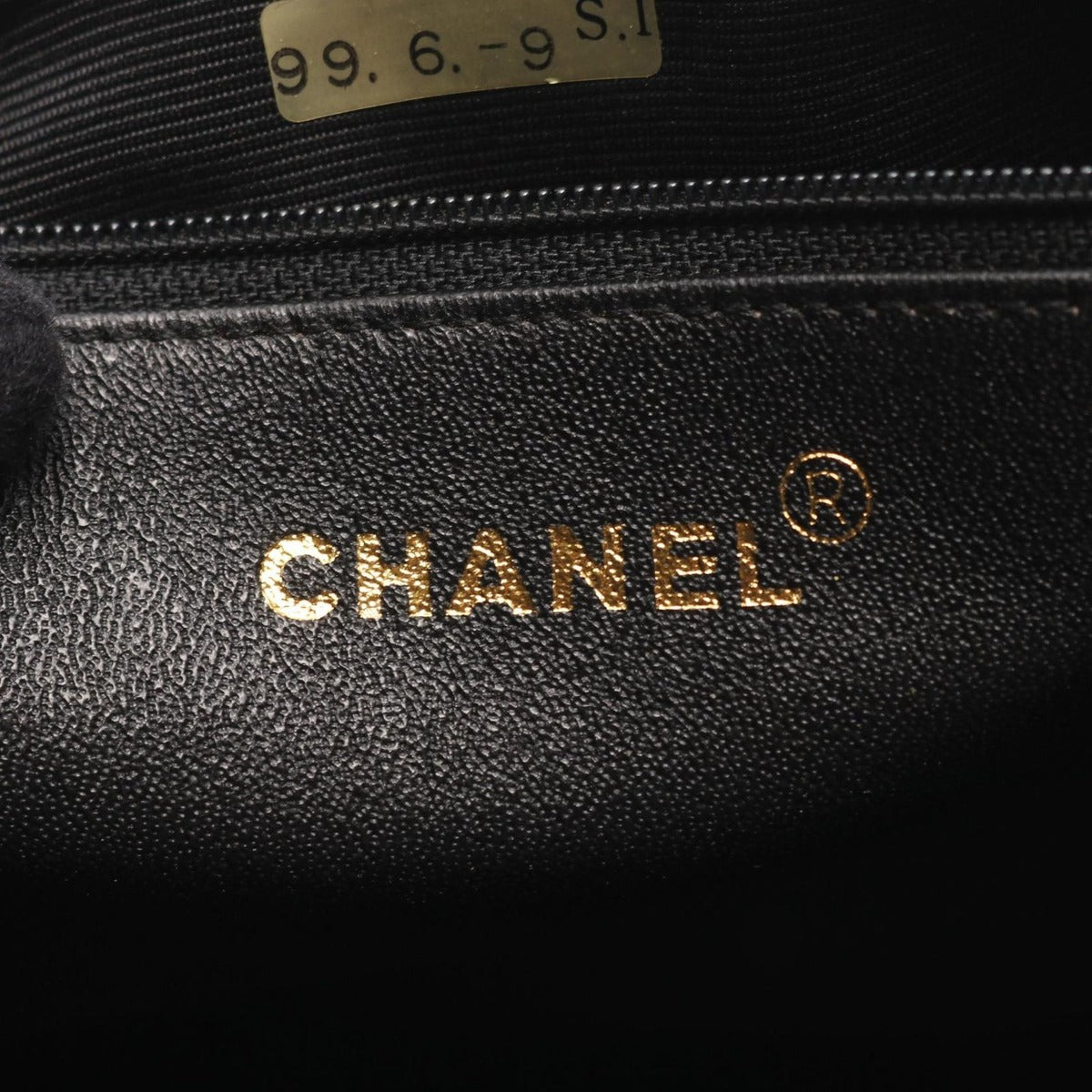 Chanel Shoulder Bag CC Logo Black White Lambskin Chain B — view 9