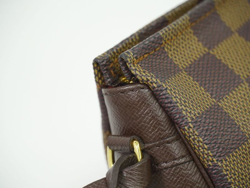 Authentic Louis Vuitton LV Trousse Makeup Damier Ebène Accessory Pouch Handbag