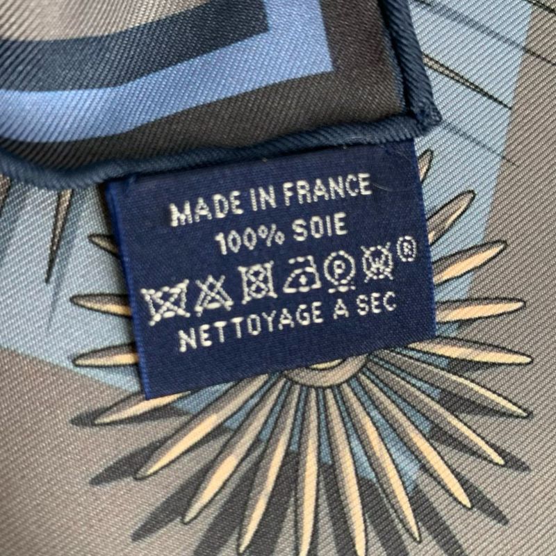 Class Hermes 20SS C'est La FETE Serafette Double Face Carre 90 Scarf "c'est La