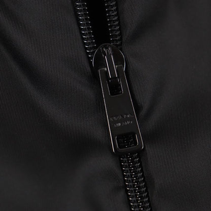 Prada Umc149 100% Virgin Wool Re-nylon Triangle Logo Triangle Plate Knit