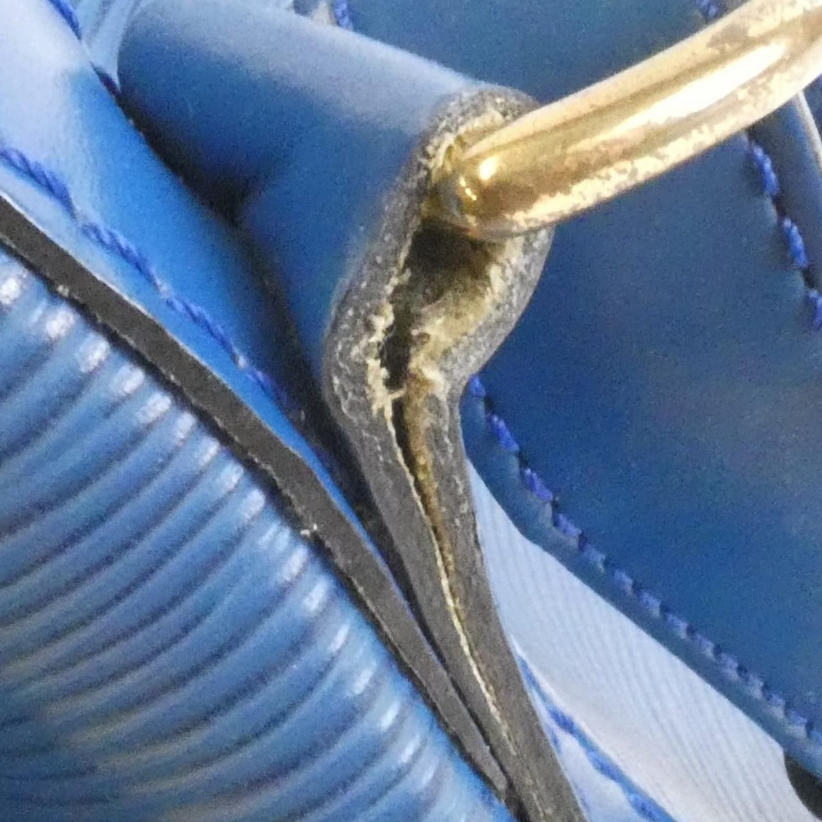 Louis Vuitton Epi Petit Noe Shoulder Bag Bleu — view 6