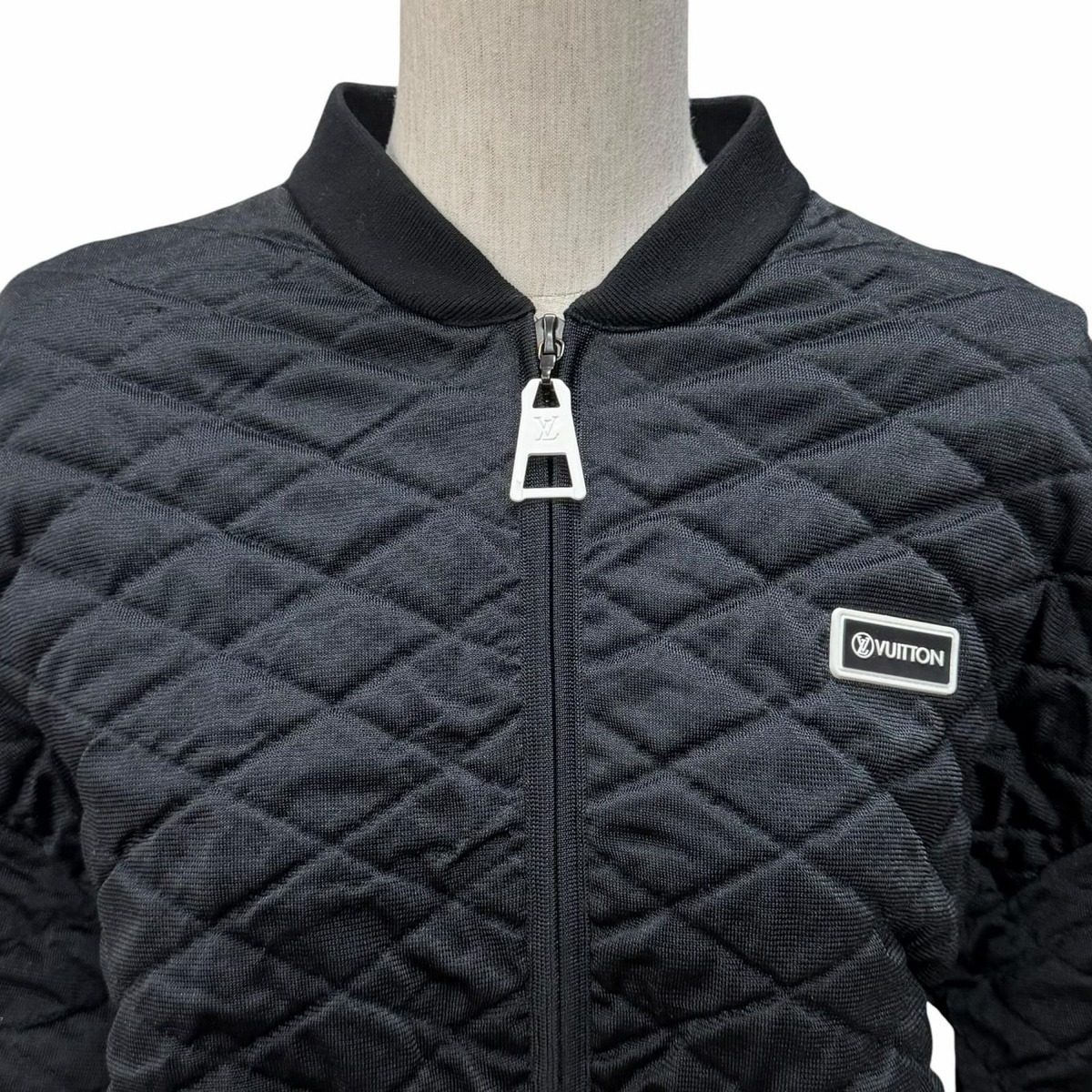 Louis Vuitton Wool Blend Rubber Logo Patch Diamond Knit Zip UP Quilted Jacket — view 4