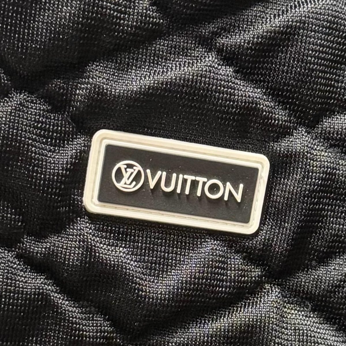 Louis Vuitton Wool Blend Rubber Logo Patch Diamond Knit Zip UP Quilted Jacket — view 6