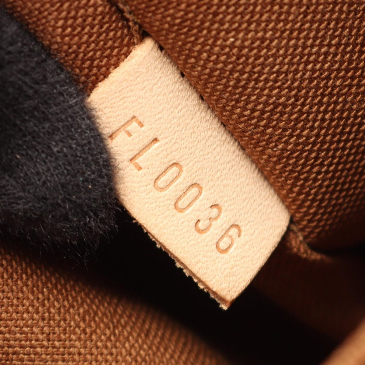 Louis Vuitton Handbag Lockit Canvas Leather — view 5