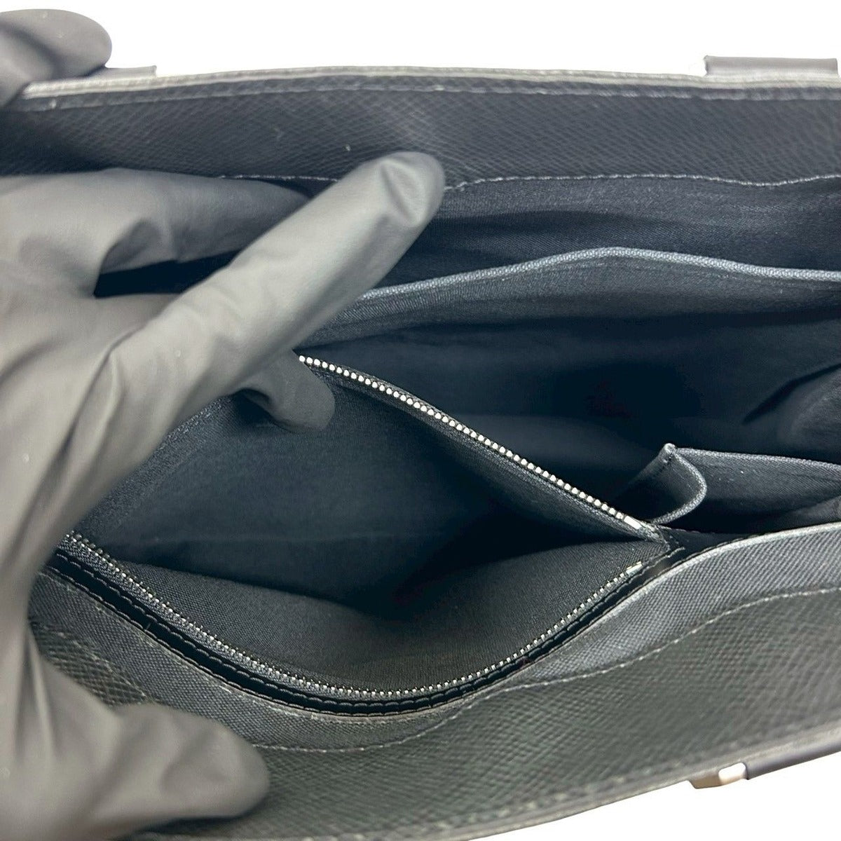 Louis Vuitton Vintage Kasbek Taiga Leather Tote Business — view 10