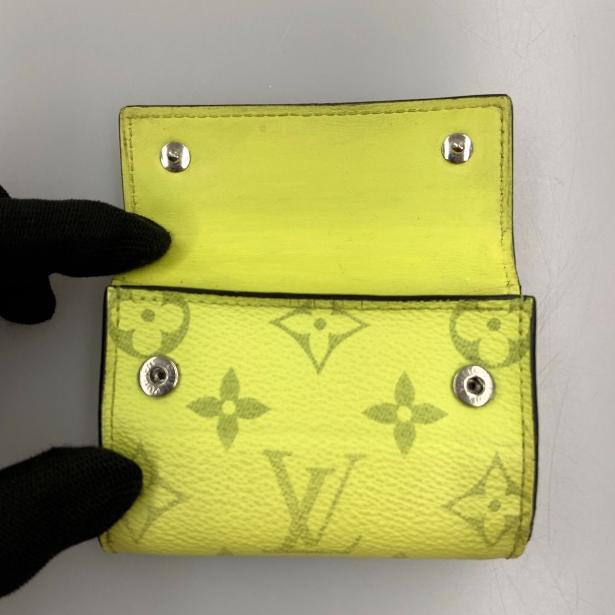Louis Vuitton M67629 Yellow