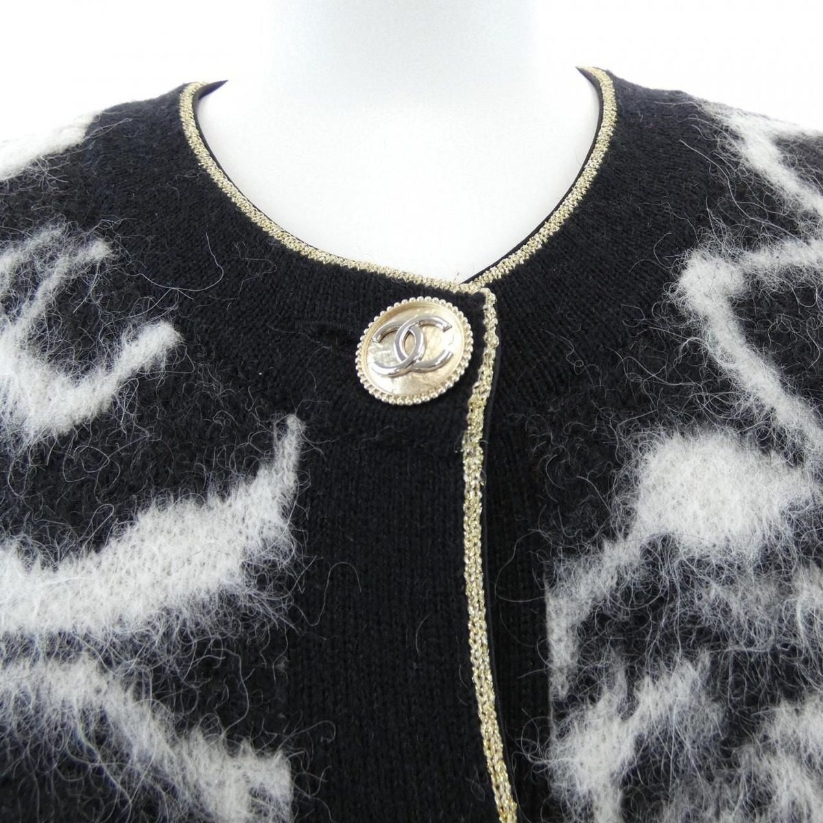 Chanel Cardigan Black — view 6