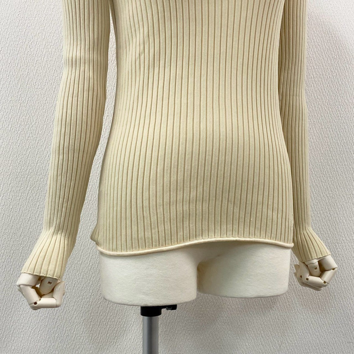 Louis Vuitton One Point Logo Tight Rib Knit Long Sleeve M Ivory — view 5