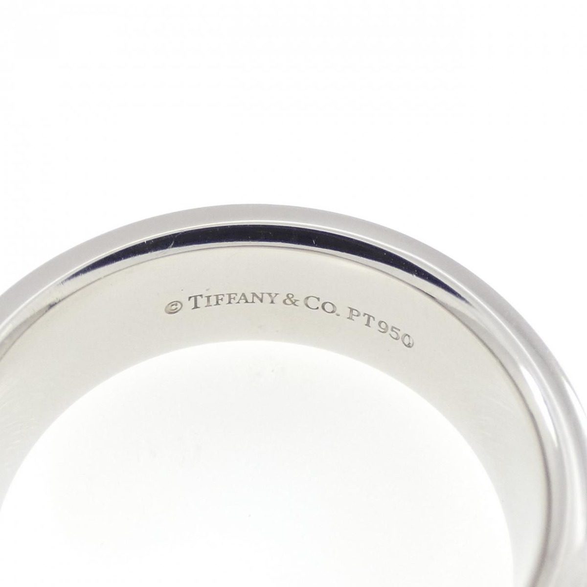 Tiffany & Co Flat — view 5