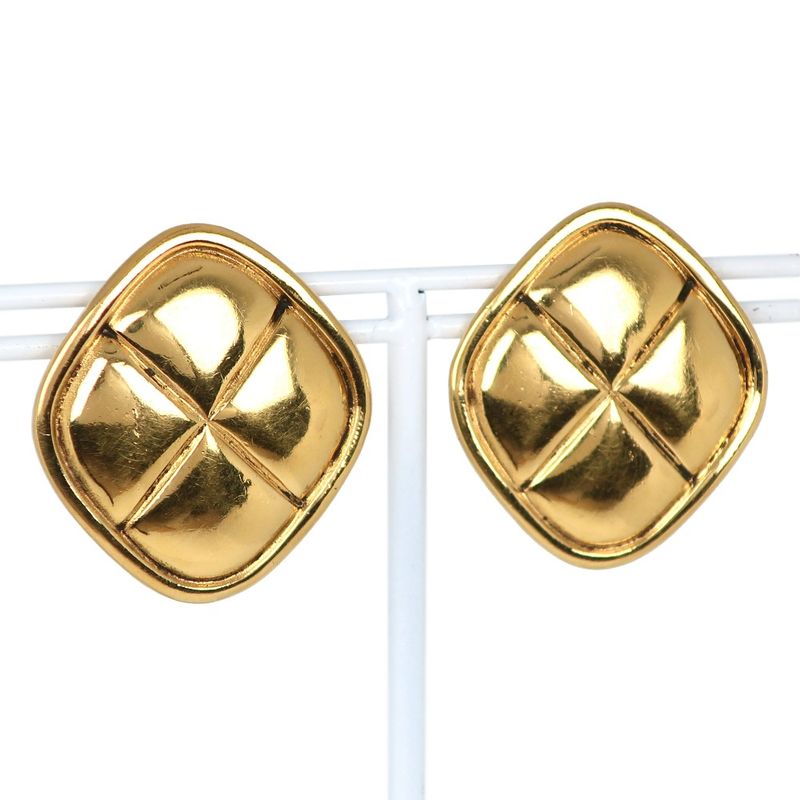 Chanel Rhombic Shape Matelasse Vintage Gold Plated Ladies 15.2g Earrings