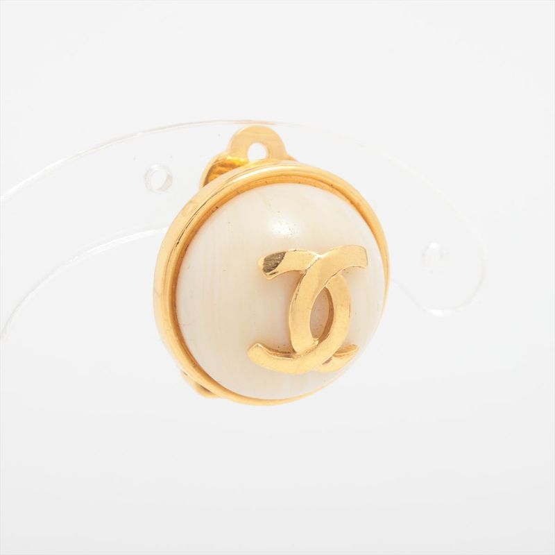 Chanel Coco Mark 207 Earrings (one Piece Only) GP And Faux Pearl Gold