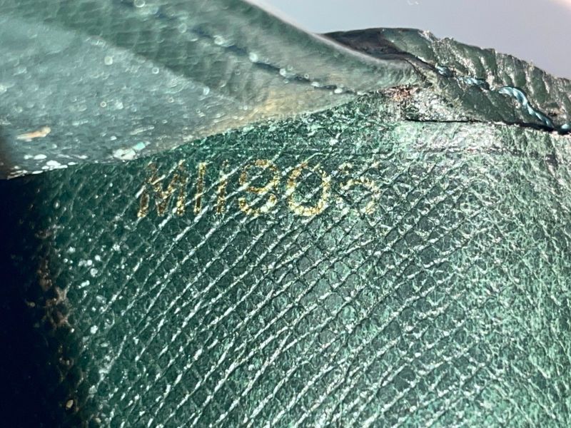 Louis Vuitton Taiga Porte Vieux 3 Cartes Cles Di Compact Wallet Fold Wallet