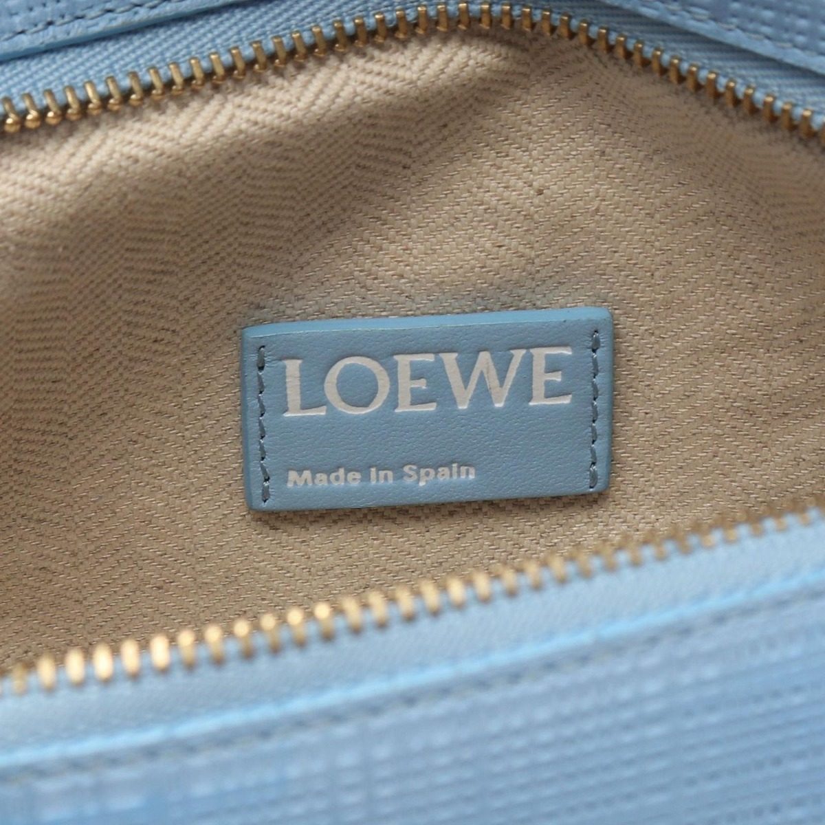 Loewe Shoulder Bag Vega Light Blue Leather — view 4