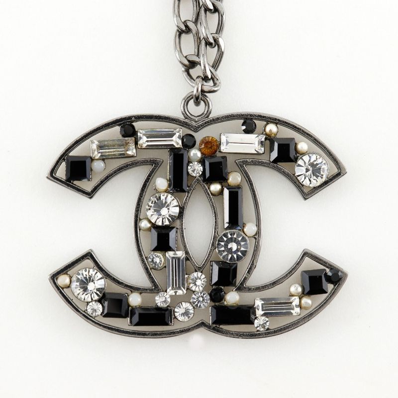 Chanel Coco Mark Metal And Rhinestone Silver/black 03A Ladies 34.1g Necklace